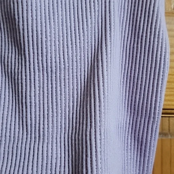 Crop Top - Picture 2 of 5